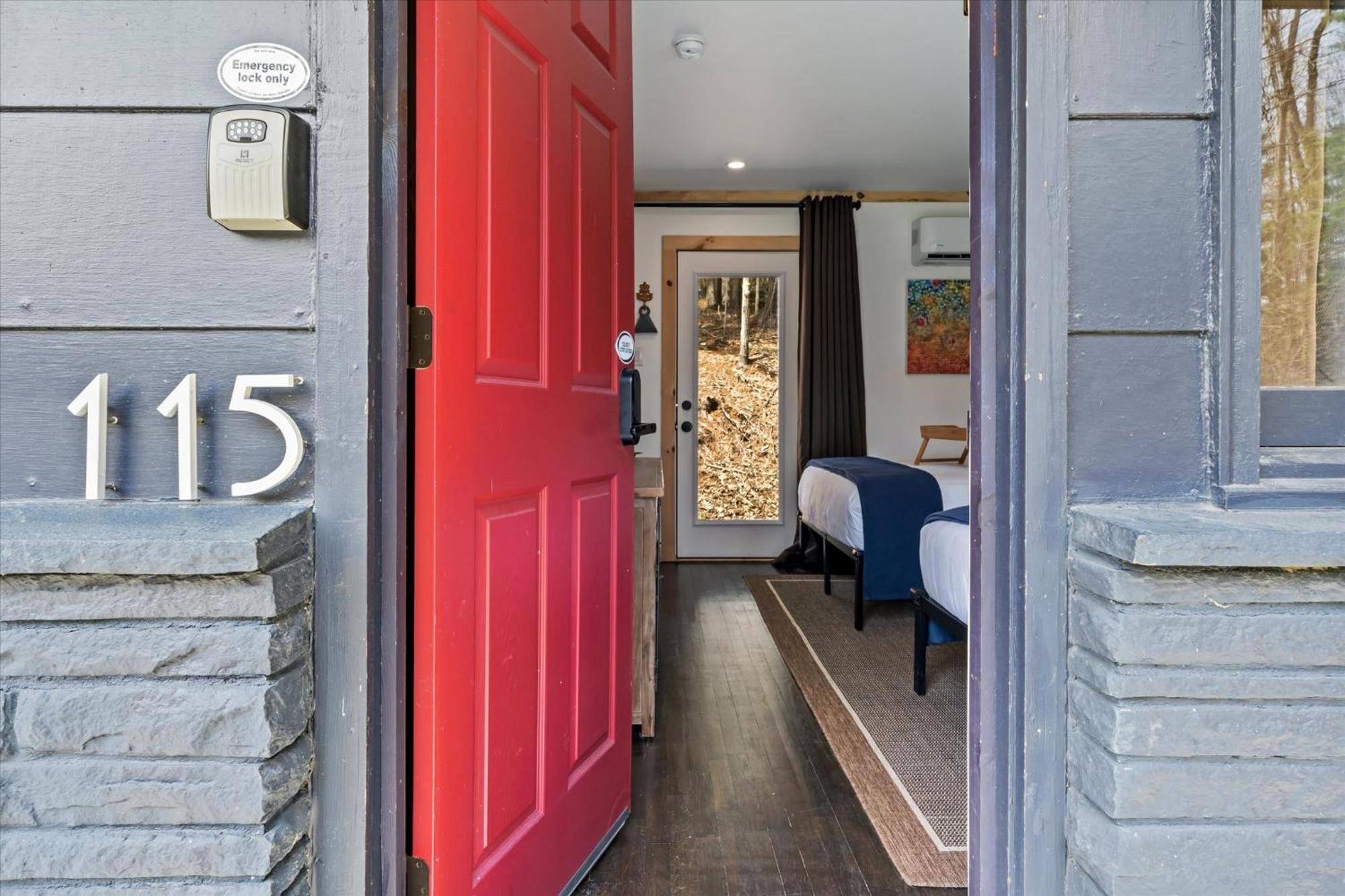 Green Acres Retreat Hancock エクステリア 写真