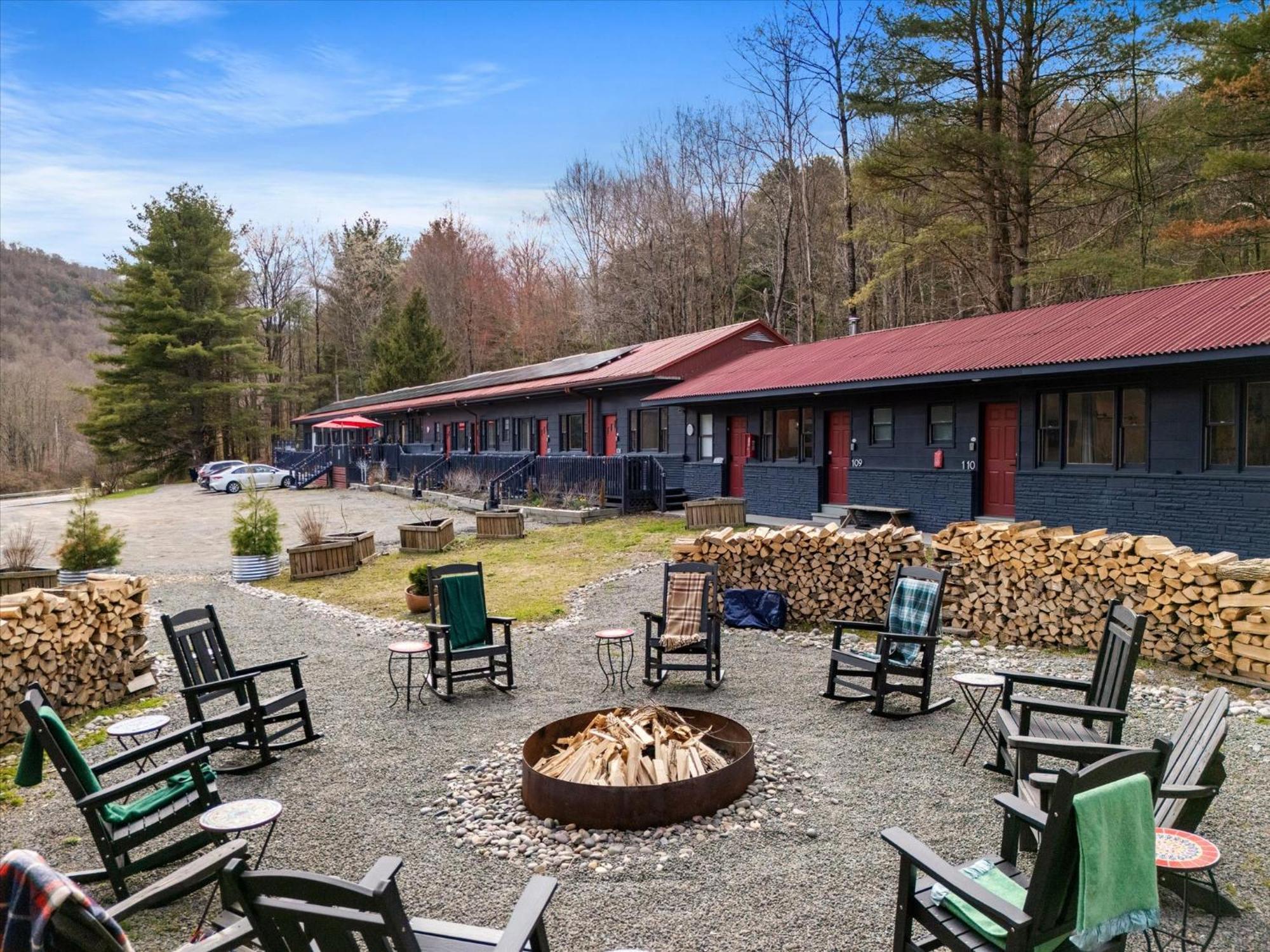 Green Acres Retreat Hancock エクステリア 写真